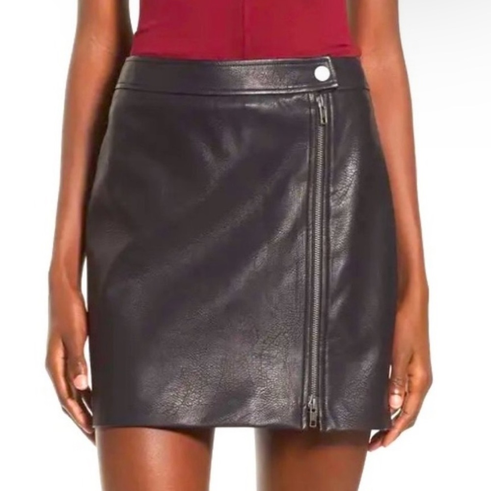 Leith Black leather mini skirt (size: S)
